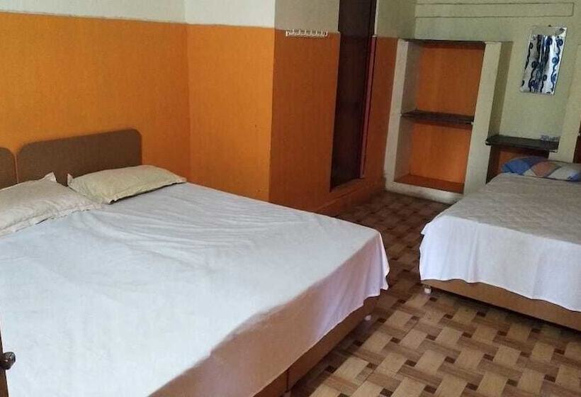 Hotel Pepy Rajaas Resort