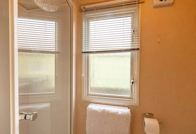 Inside No. 9 Retreat