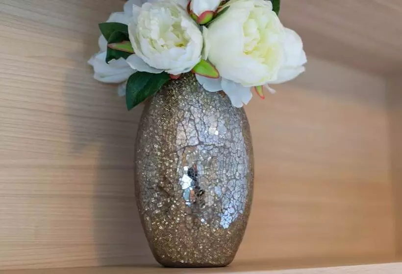 Inside No. 9 Retreat