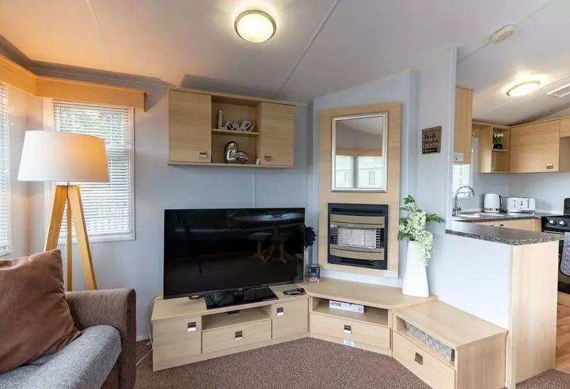 Inside No. 9 Retreat