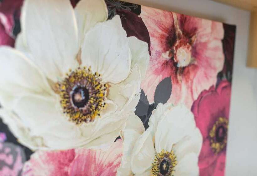 Inside No. 9 Retreat