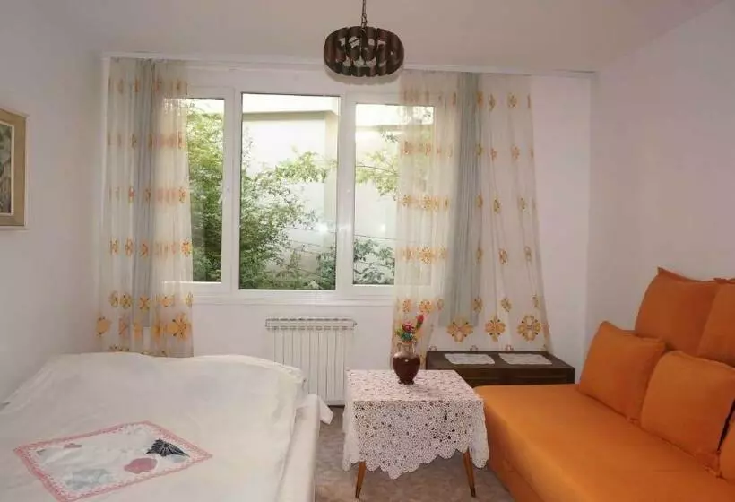 پانسیون Honey Rooms