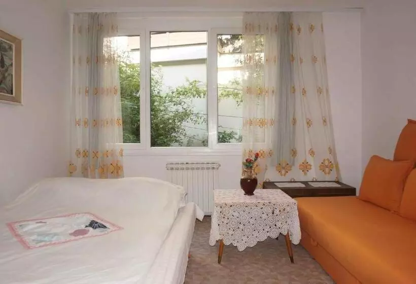 پانسیون Honey Rooms