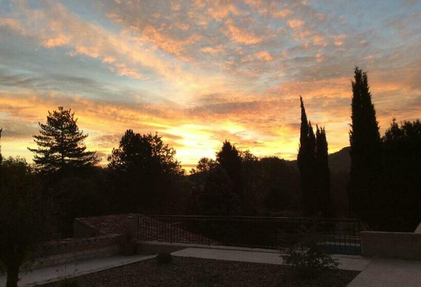 פנסיון Le Jardin Du Moustoulac