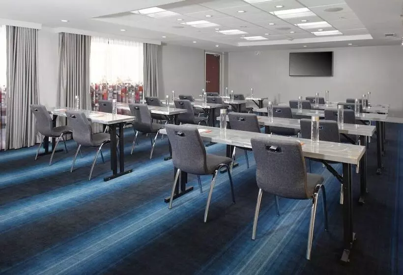 Отель Aloft Nashville West End