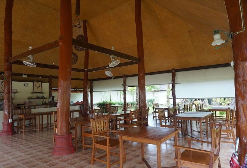 فندق Anandah Beach Resort