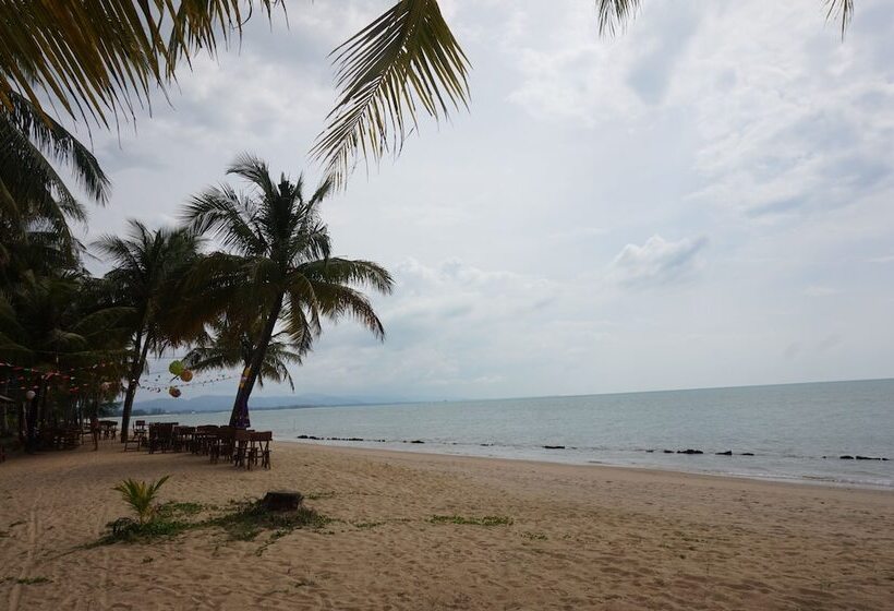 فندق Anandah Beach Resort