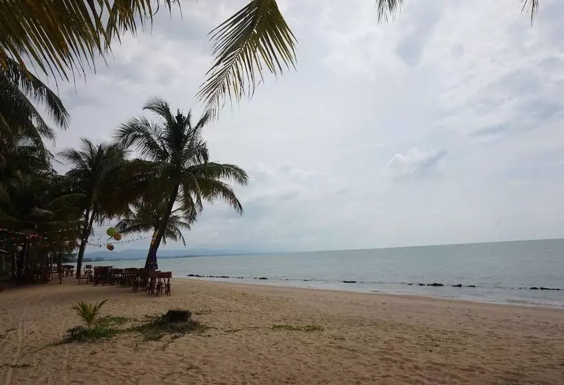 Отель Anandah Beach Resort