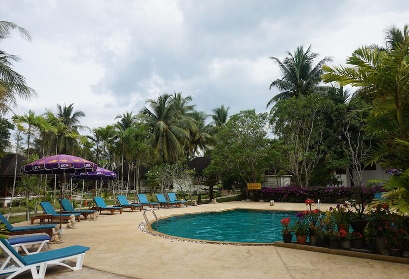 فندق Anandah Beach Resort