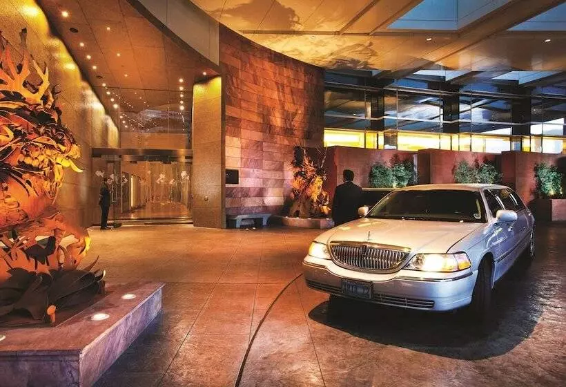 בית מלון כפרי Aria Resort & Casino