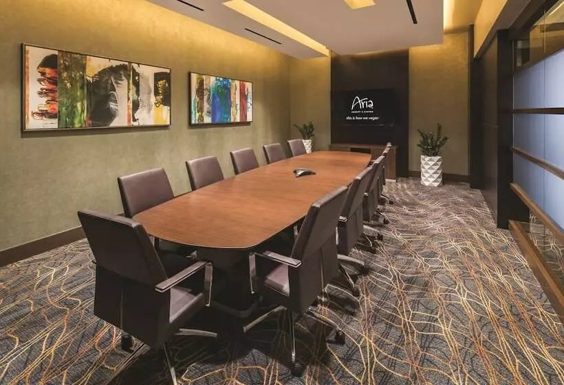 בית מלון כפרי Aria Resort & Casino