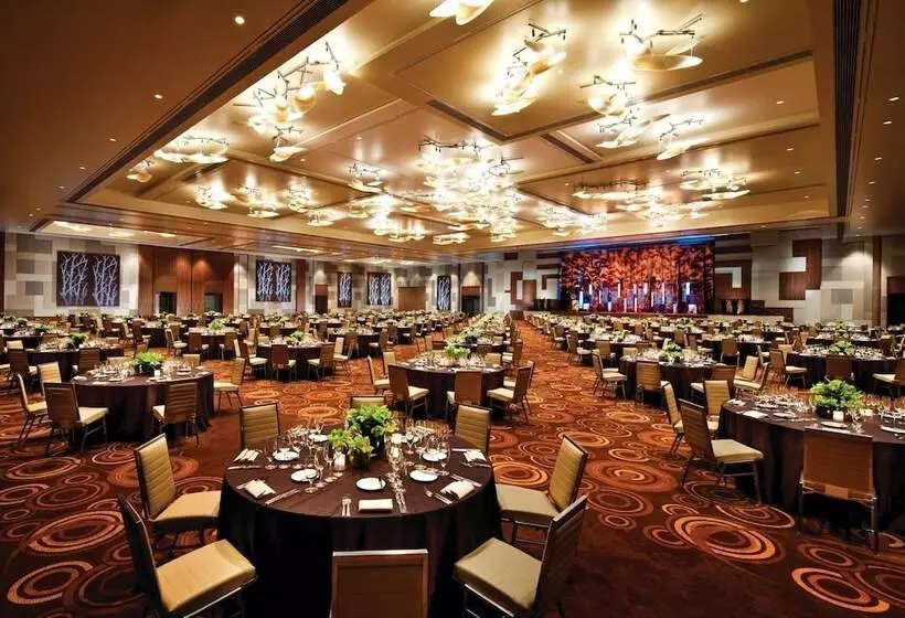 בית מלון כפרי Aria Resort & Casino