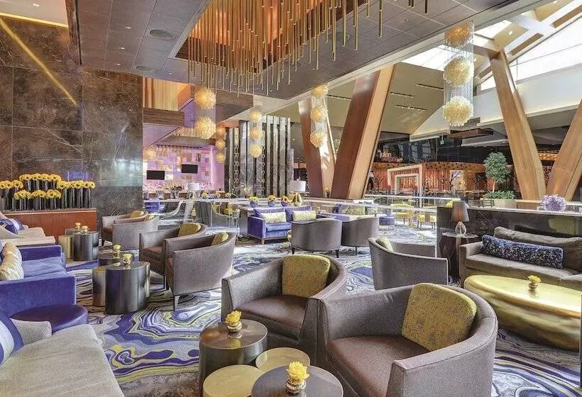 בית מלון כפרי Aria Resort & Casino