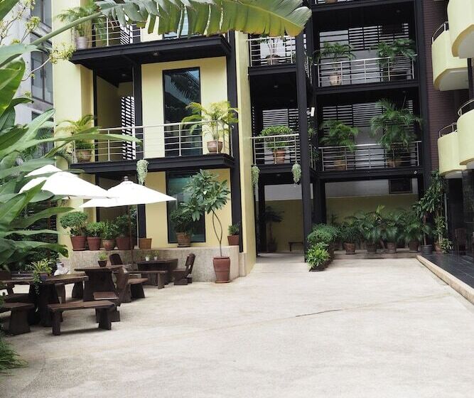 فندق Baron Beach