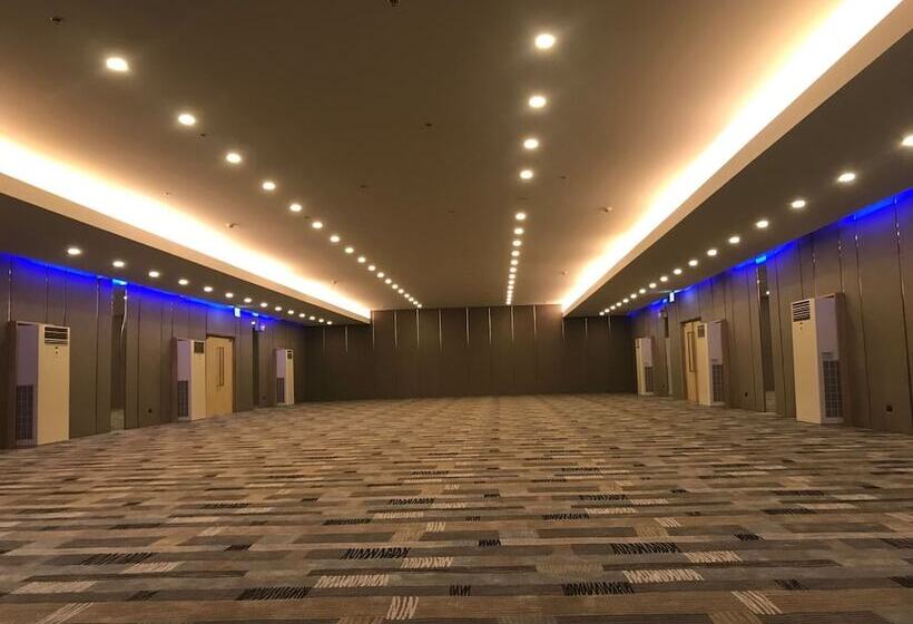 فندق Baron Beach