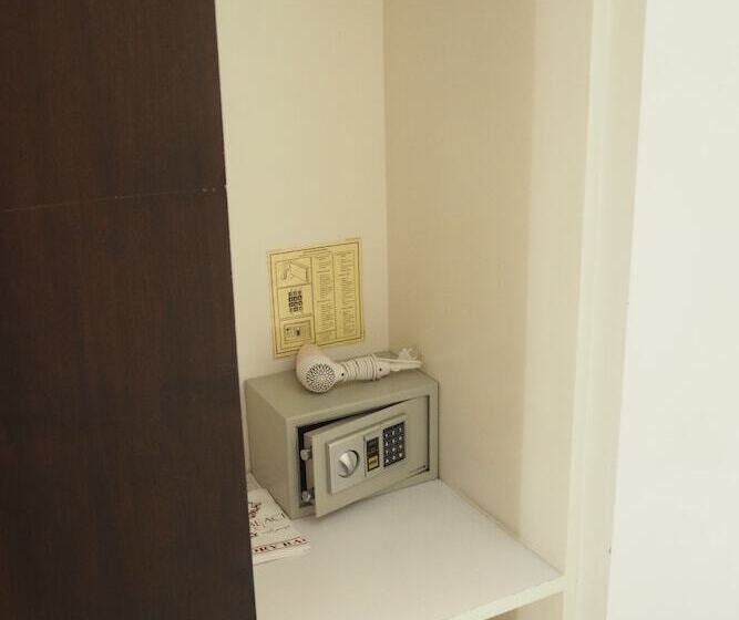 فندق Baron Beach