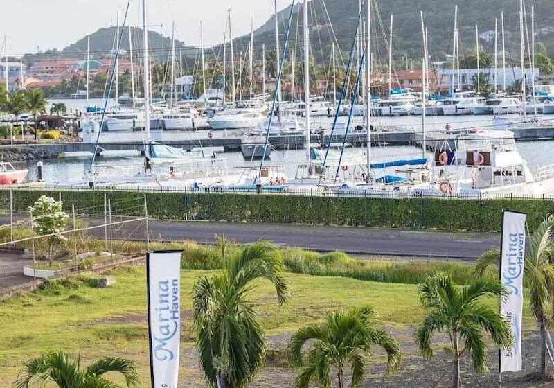 هتل Bay Gardens Marina Haven