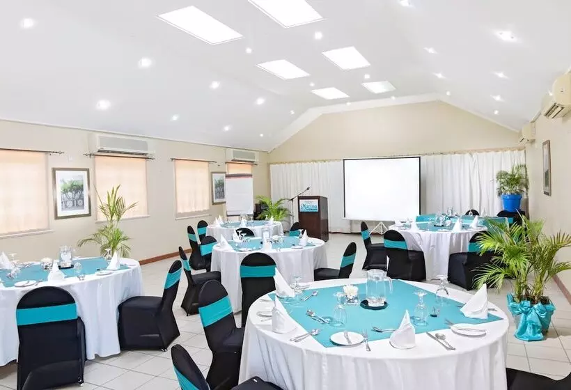 هتل Bay Gardens Marina Haven