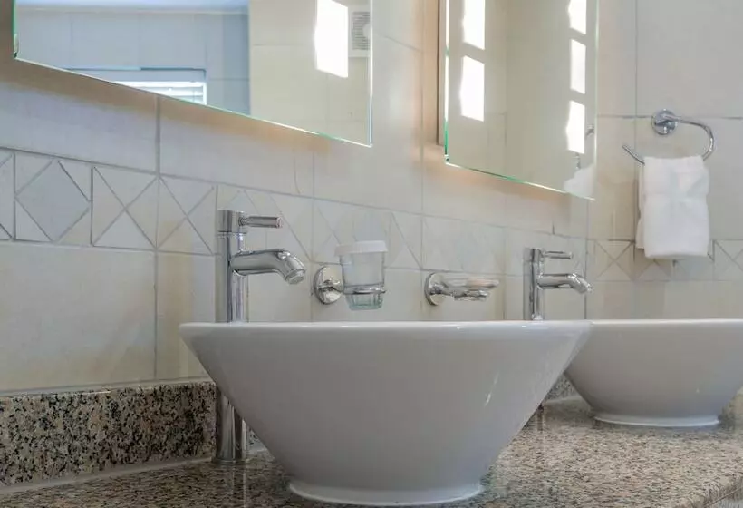 هتل Bay Gardens Marina Haven