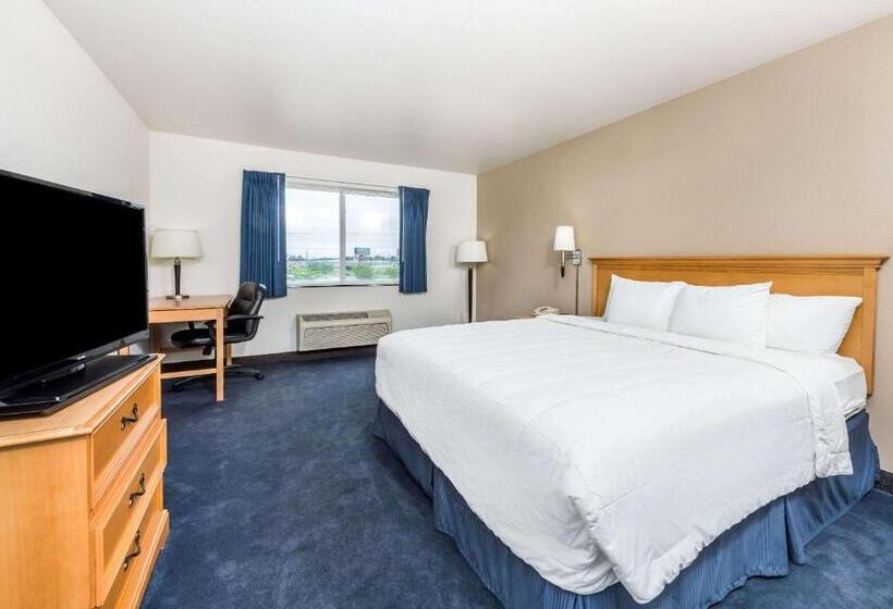 هتل Baymont By Wyndham Indianapolis Northeast