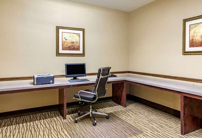 Отель Comfort Suites Montgomery East Monticello Dr