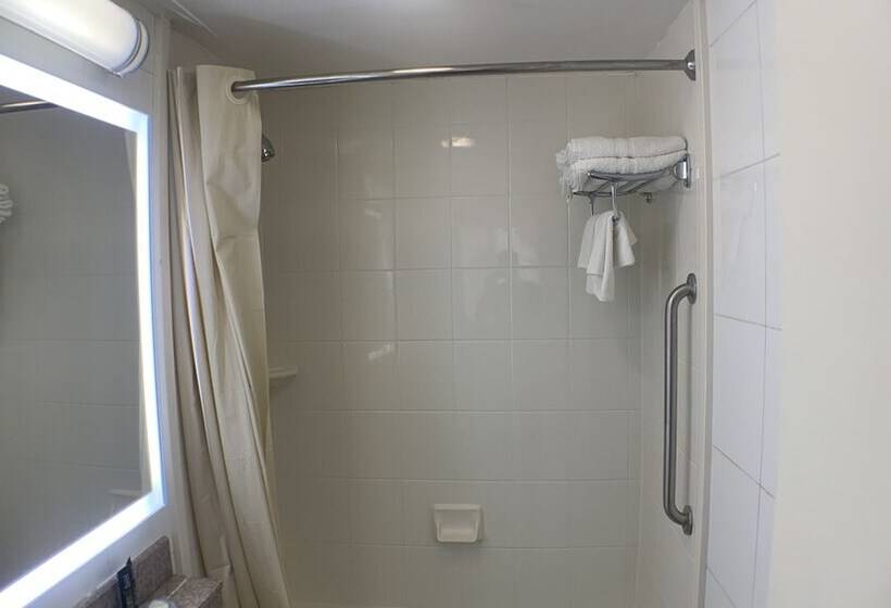 호텔 East New York Inn