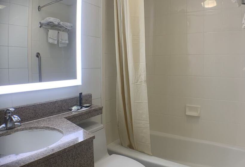 호텔 East New York Inn