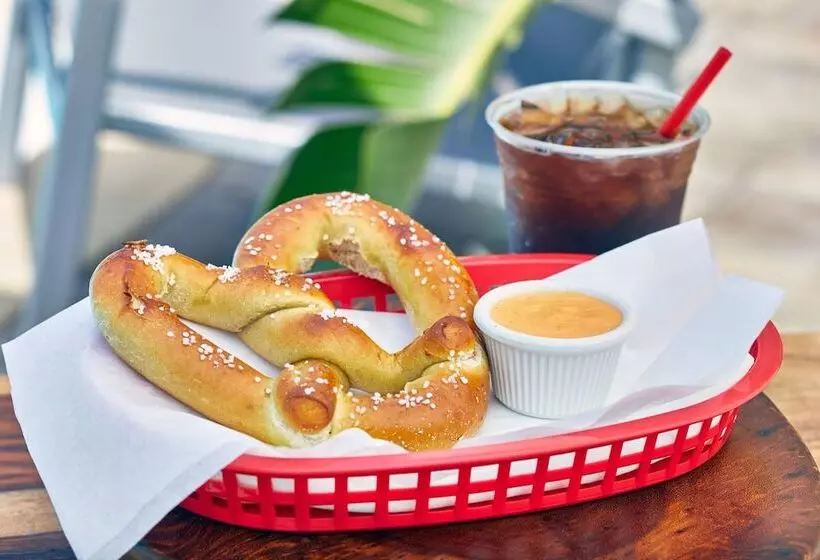 هتل Fairfield Inn Suites By Marriott Orlando At Seaworld