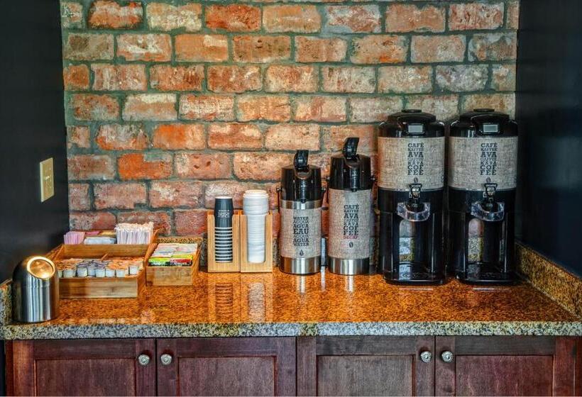 فندق Four Points Memphis Southwind