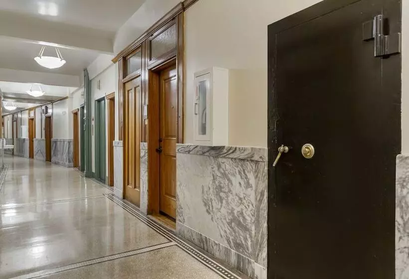 בית מלון כפרי Gibbs Downtown Riverwalk