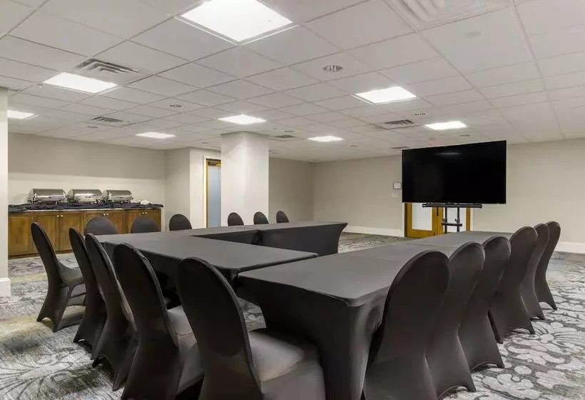 בית מלון כפרי Gibbs Downtown Riverwalk