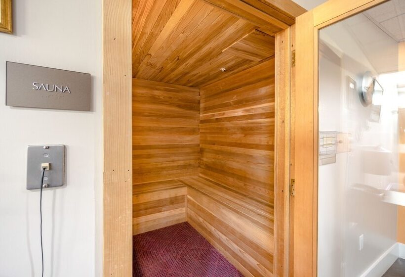 בית מלון כפרי Gibbs Downtown Riverwalk