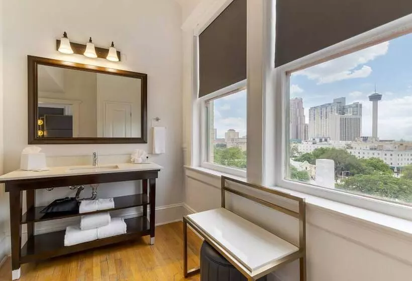 בית מלון כפרי Gibbs Downtown Riverwalk