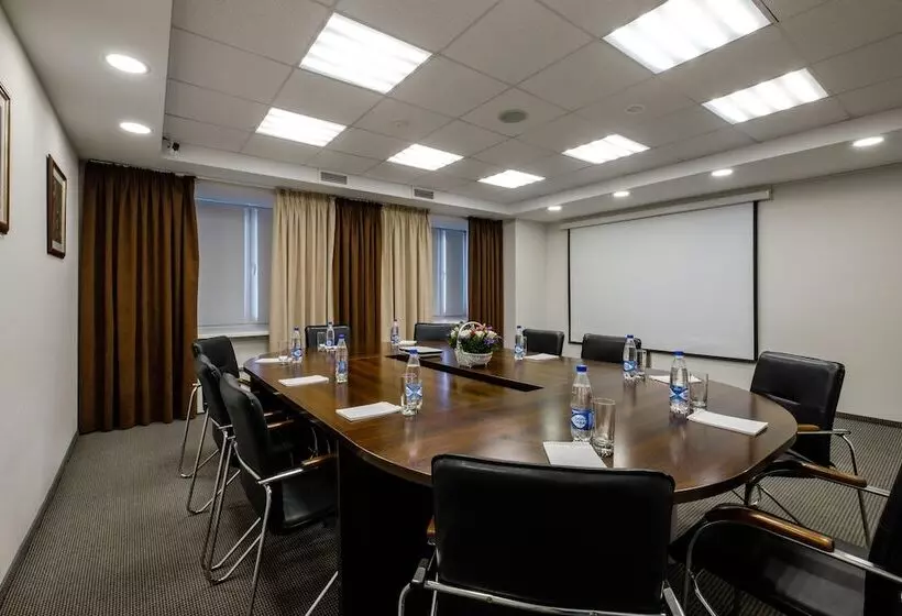 Grand Avenue By Usta Hotels