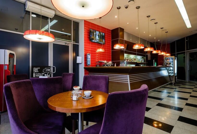 Grand Avenue By Usta Hotels