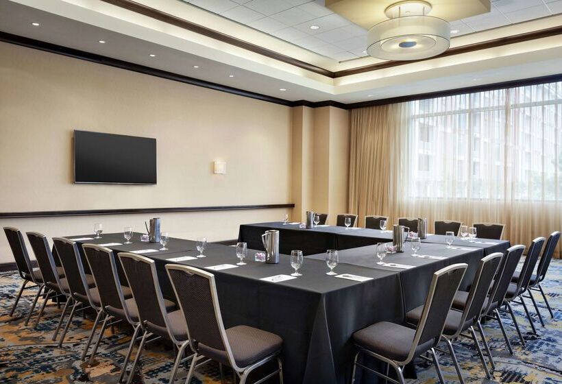 בית מלון כפרי Hilton Garden Inn Atlanta Downtown