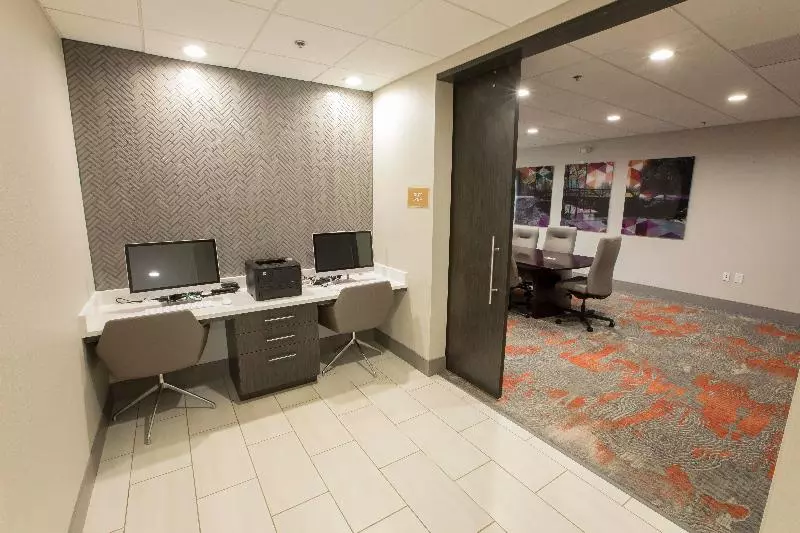 בית מלון כפרי Hilton Garden Inn Atlanta Downtown