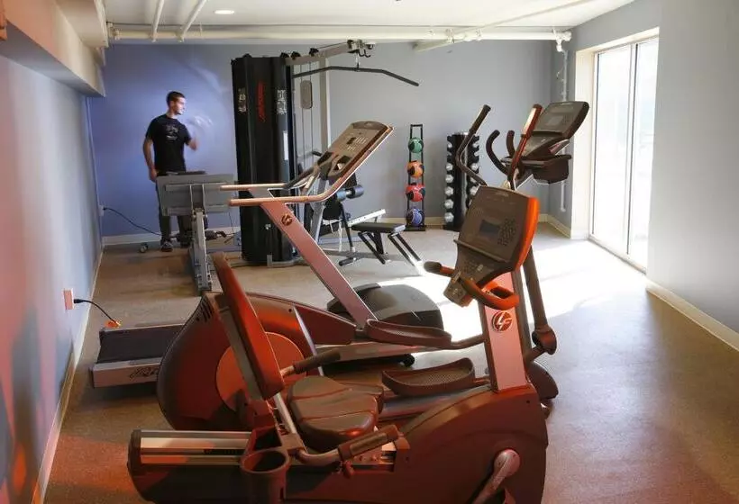 هتل Lancaster Arts