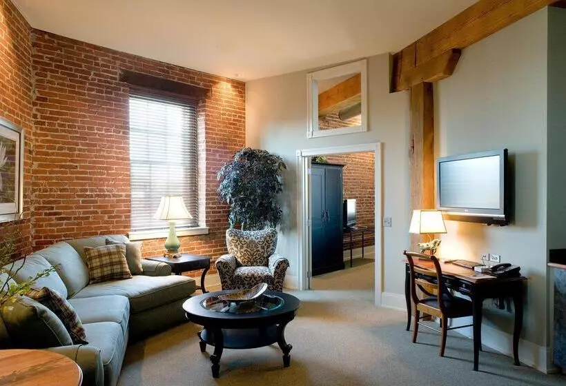 هتل Lancaster Arts