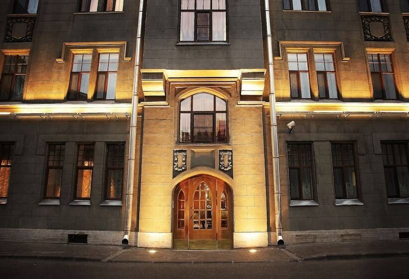 Отель Lancaster Court