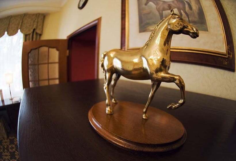 Отель Lancaster Court