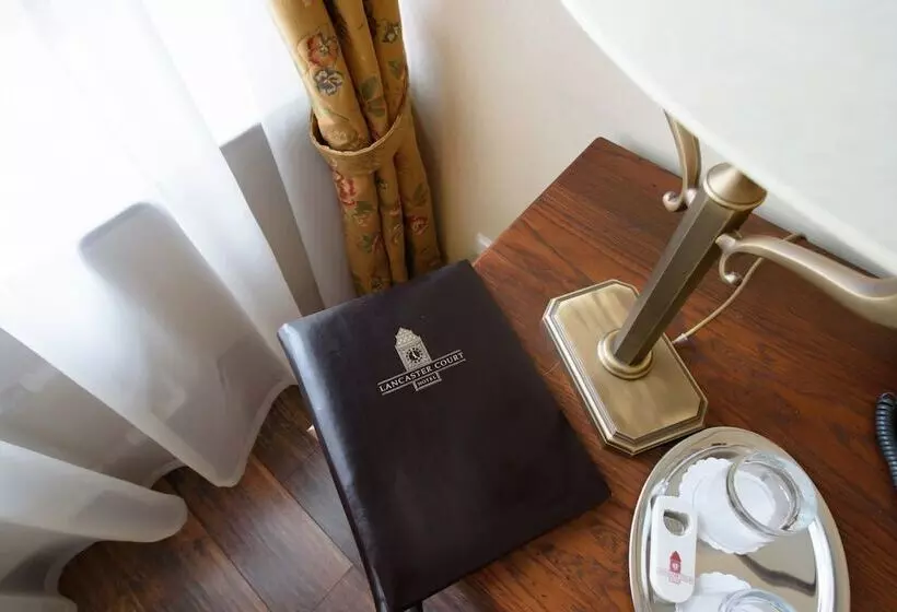 호텔 Lancaster Court