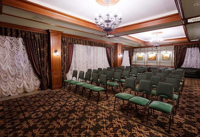 Отель Lancaster Court