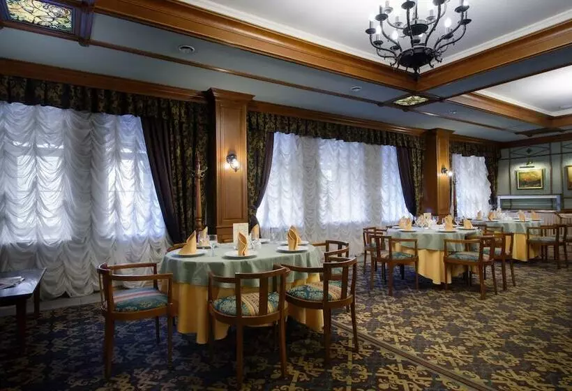 호텔 Lancaster Court