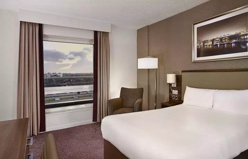 Отель Leonardo Aberdeen