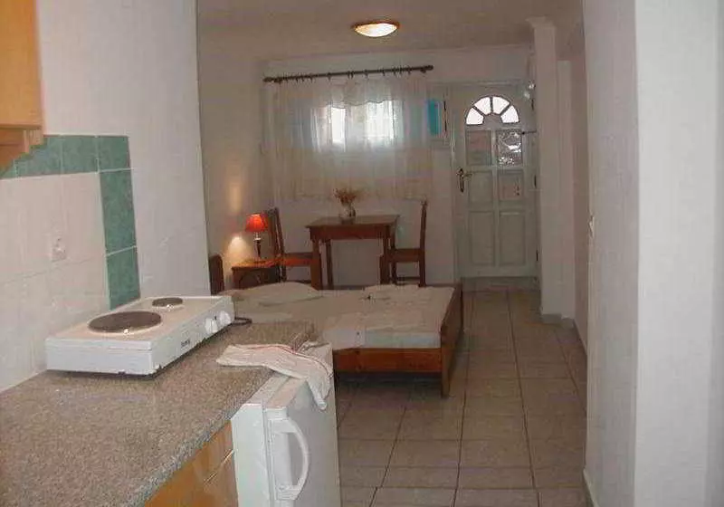 ホテル Loukia Villas Apartments