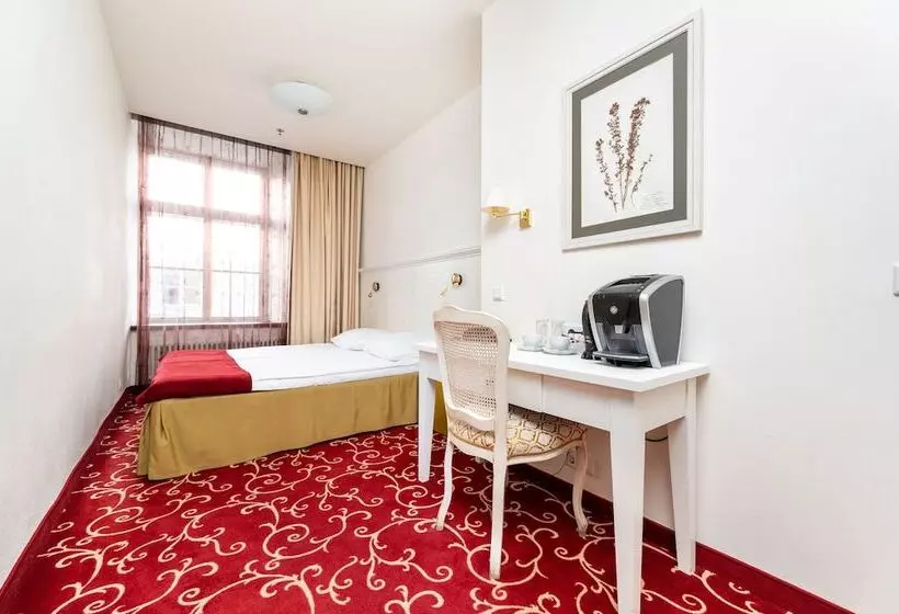 هتل Meriton Old Town Garden