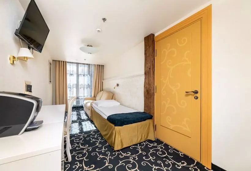 هتل Meriton Old Town Garden