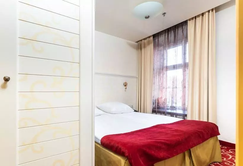 هتل Meriton Old Town Garden