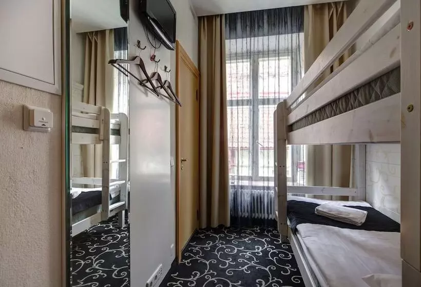 هتل Meriton Old Town Garden